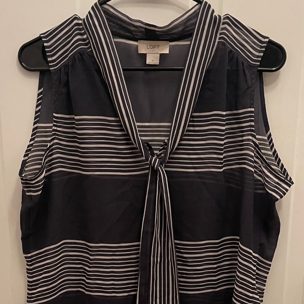 LOFT Navy Blue White Striped Sleeveless Tie Chiffon Top Blouse Womens M Nautical